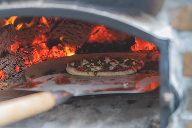 A Guide to Preparing Your Wood-Fired Pizza Oven