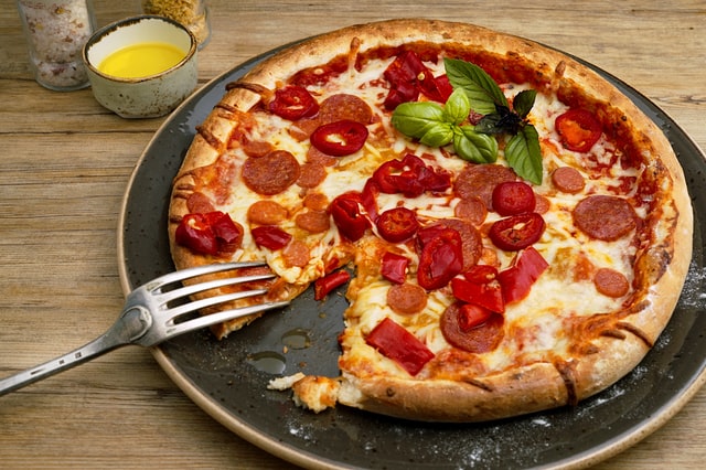 How Do You Use a Gas Fired Pizza Oven?